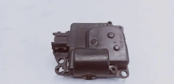 Dodge Grand Caravan Air flap motor/actuator M8679001