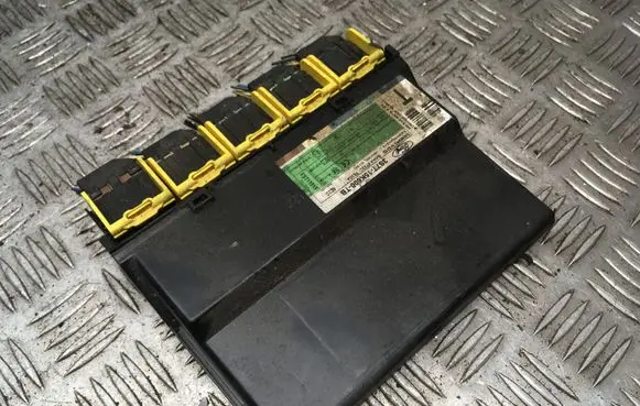 Ford Mondeo Mk III Comfort/convenience module 3S7T15K600TB 5WK8752C E1197RA000001