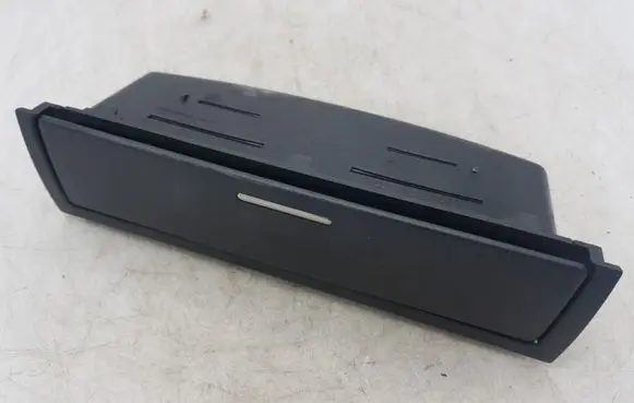 BMW 5 E60 E61 Glove box 8202188
