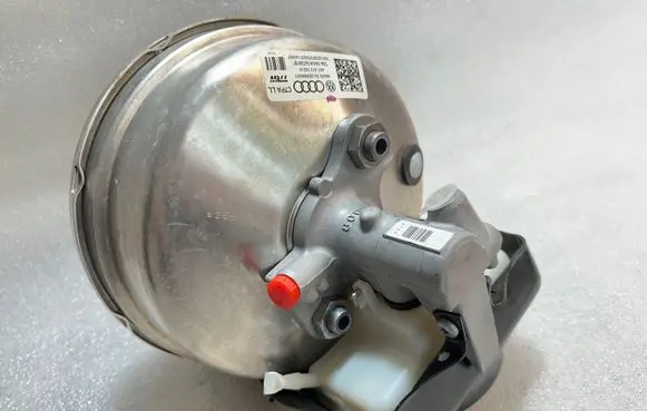 Audi A7 S7 4G Brake booster 4G1612103H