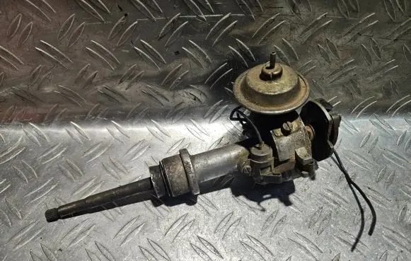 Lada 2103 1500-1600 Spark distributor 30370601