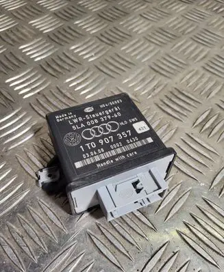 Skoda Octavia Mk2 (1Z) Light module LCM 1T0907357 5LA00837960