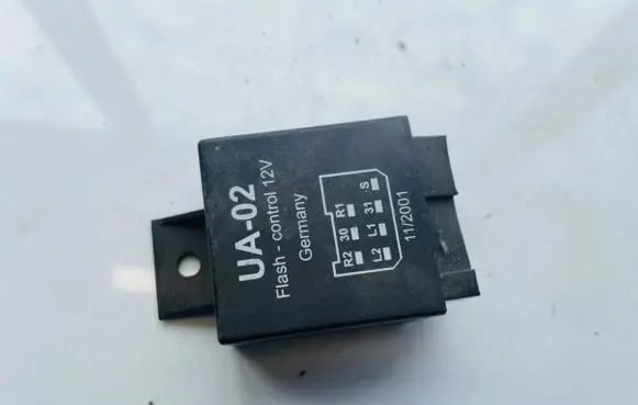 Mercedes-Benz Vaneo W414 Other relay ua02