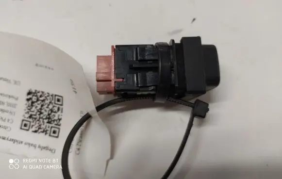 Citroen C4 I Picasso Fuel tank opening switch 96530658XT