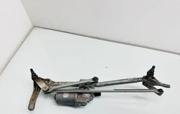 BMW 3 E90 E91 Front wiper linkage and motor 6978263