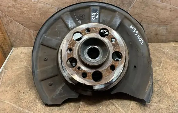 Mercedes-Benz CLS C218 X218 Rear wheel hub 