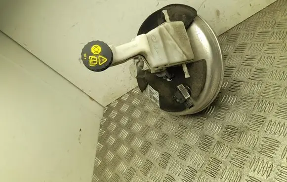 Opel Astra L Master brake cylinder 9841624580