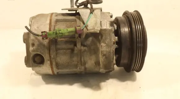 Volkswagen PASSAT B5.5 Air conditioning (A/C) compressor (pump) 8D0260808