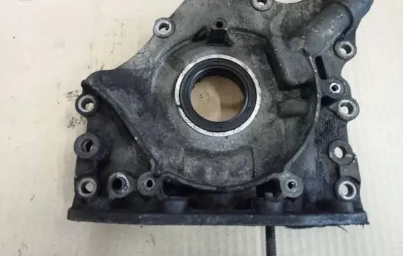 Volvo S40 Oil pump 26724803