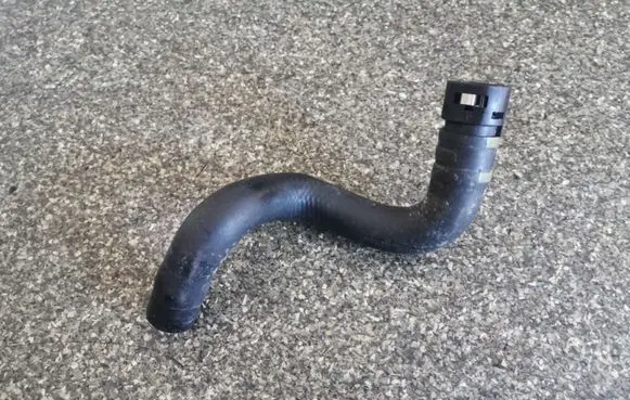 Hyundai Kona I Engine coolant pipe/hose