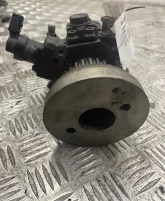 Audi A5 8T 8F Fuel injection high pressure pump 0445110209