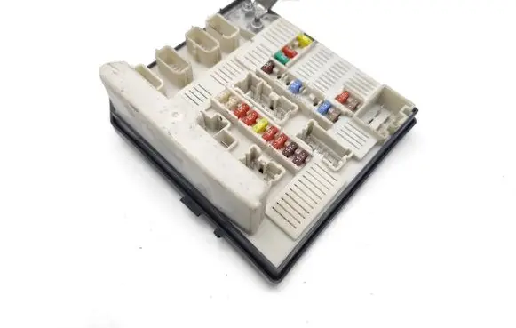 Renault Megane II Fuse module 8200481866 519158083 7950752973