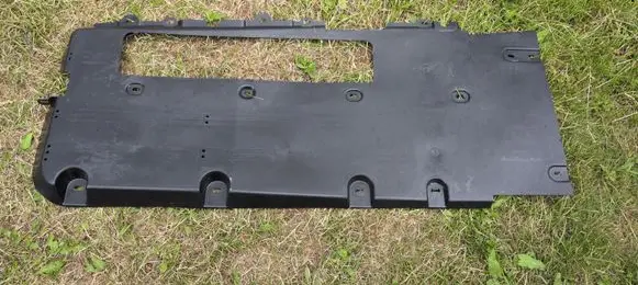 Peugeot 5008 III Center/middle under tray cover 9830304380