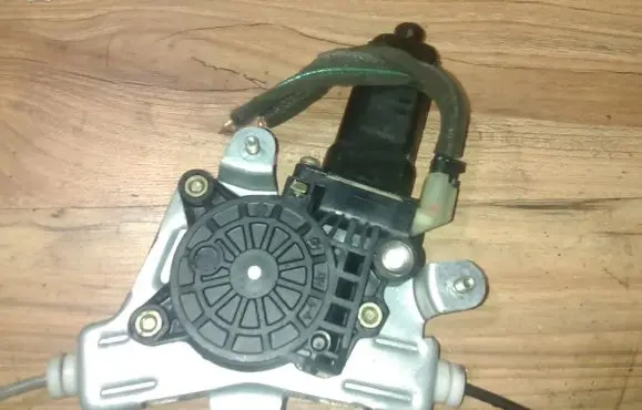 Hyundai Accent Rear door window regulator motor