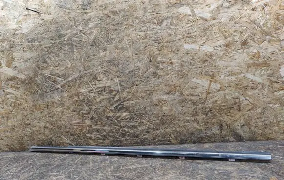 KIA Magentis Front door glass trim molding 