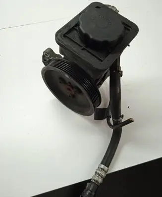 BMW X3 E83 Power steering pump 7692974536