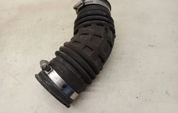 Nissan Qashqai+2 Air intake duct part 1072512S01