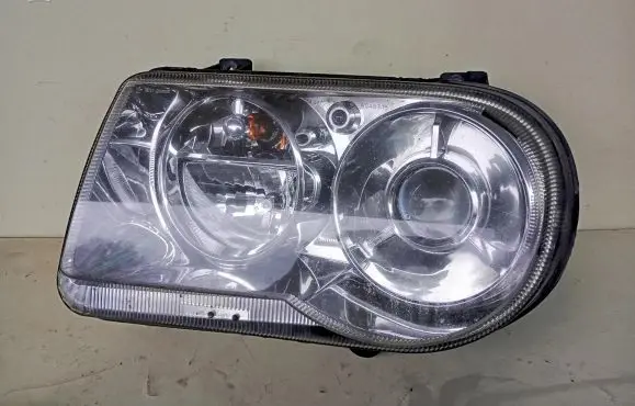 Chrysler 300 - 300C Headlight/headlamp 04805761AJ