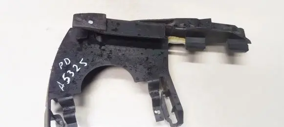 Volvo V50 Front bumper mounting bracket 30663577