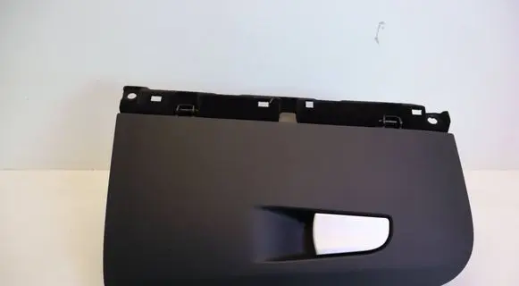 Alfa Romeo Stelvio Glove box 