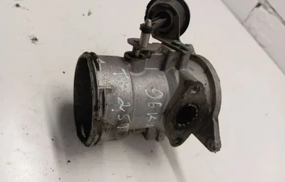 Volkswagen Transporter - Caravelle T5 EGR valve 07128073
