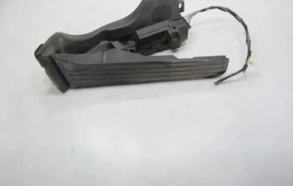 Volkswagen PASSAT B7 Accelerator throttle pedal 1K1721503AB 6PV01049800
