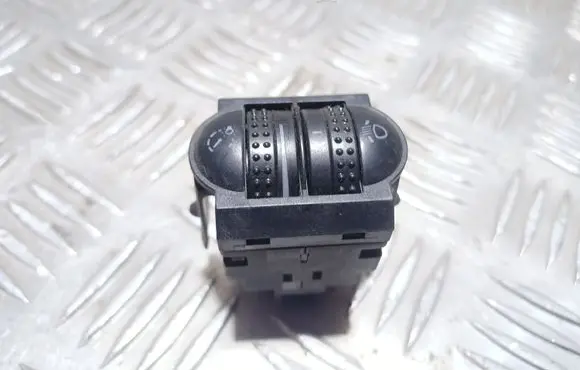 Volkswagen PASSAT B5.5 Headlight level height control switch 3B0941333C