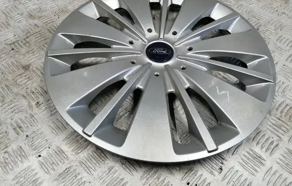 Ford Focus R16 wheel hub/cap/trim F15B1130B1A F1EC1130B1A