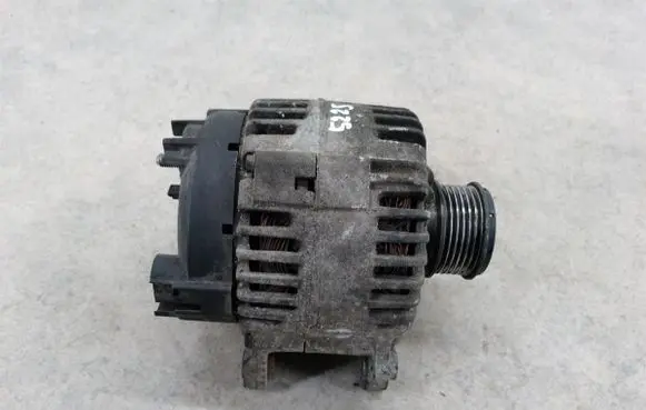 Volkswagen Touran I Generator/alternator 06F903023C