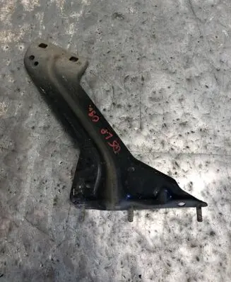 Audi Q5 SQ5 Fender mounting bracket 8R0821135