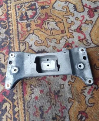 BMW 7 F01 F02 F03 F04 Gearbox mounting bracket 6777613