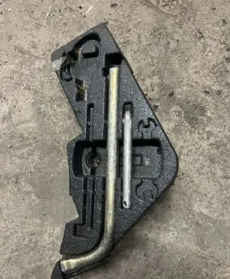 Volkswagen Touareg I Tool set 7L0012113