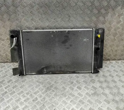 Toyota Auris E180 Coolant radiator MF422133 164000D400