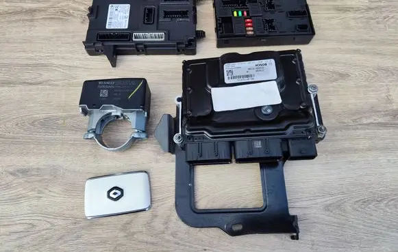 Renault Megane IV Engine control unit/module 237104330S 0281036122