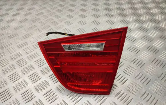 BMW 3 E90 E91 Tailgate rear/tail lights 7154162