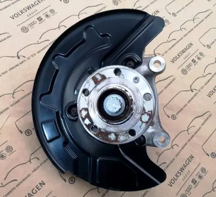 Front wheel hub spindle knuckle