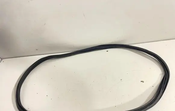 BMW i4 Rubber seal rear door 7482947 7482948