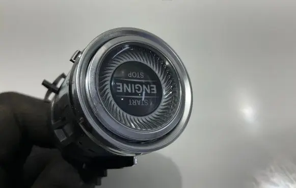 Mercedes-Benz E W213 Engine start stop button switch A2139055500 17T293