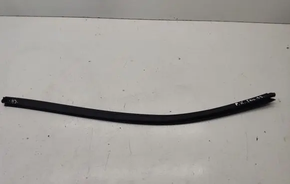 Hyundai Tucson TL Rubber seal front door window/glass 