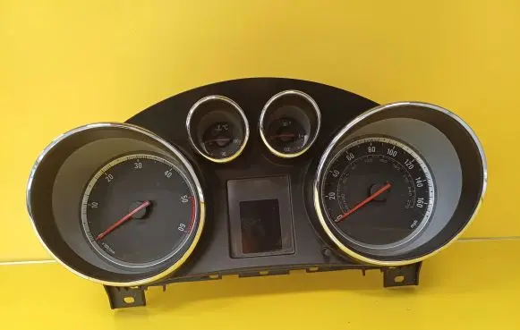 Opel Insignia A Speedometer (instrument cluster) 12844136