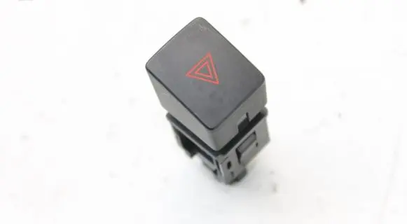 Nissan Qashqai Hazard light switch