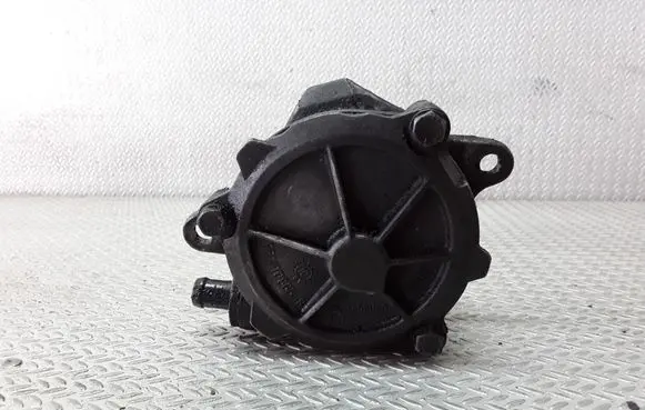 BMW 5 E39 Vacuum pump 961108858