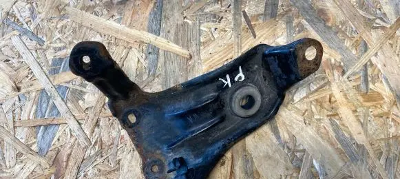 Honda CR-V Radiator mount bracket