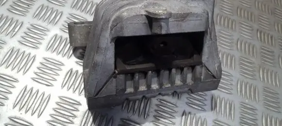 Volkswagen Jetta V Engine mount bracket 1K0199262 3618372