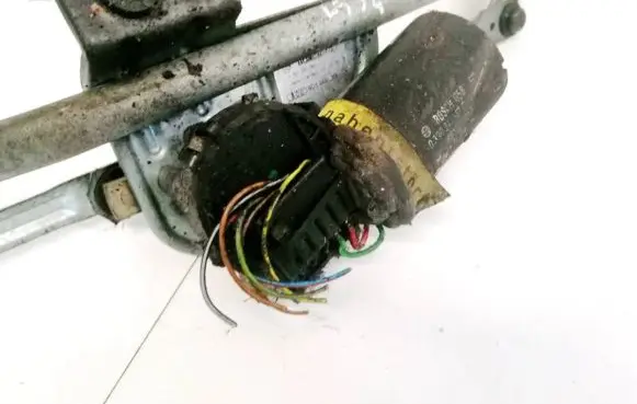 Audi A4 S4 B5 8D Wiper motor 0390241117