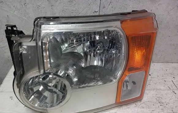 Land Rover Discovery 3 - LR3 Headlight/headlamp XBC500032 H242ALDM