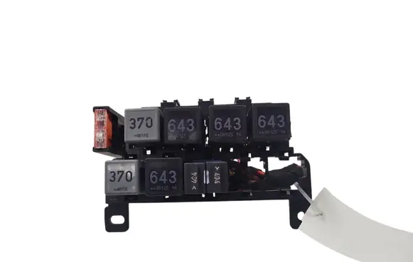 Audi A6 S6 C6 4F Relay mounting block 4F0937503