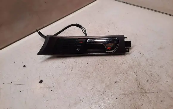 Audi A6 S6 C5 4B Front door interior handle 4B837019