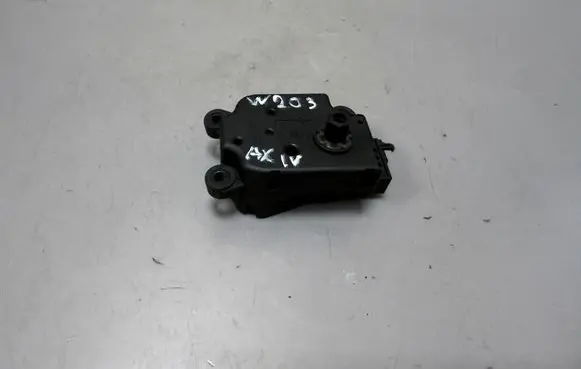 Mercedes-Benz C W203 Air flap motor/actuator A2038201642 90583 EAB501
