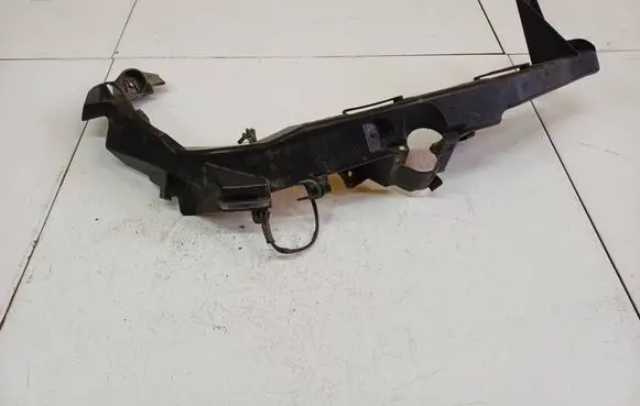 BMW 3 E90 E91 Front bumper mounting bracket 51117138402 15857711